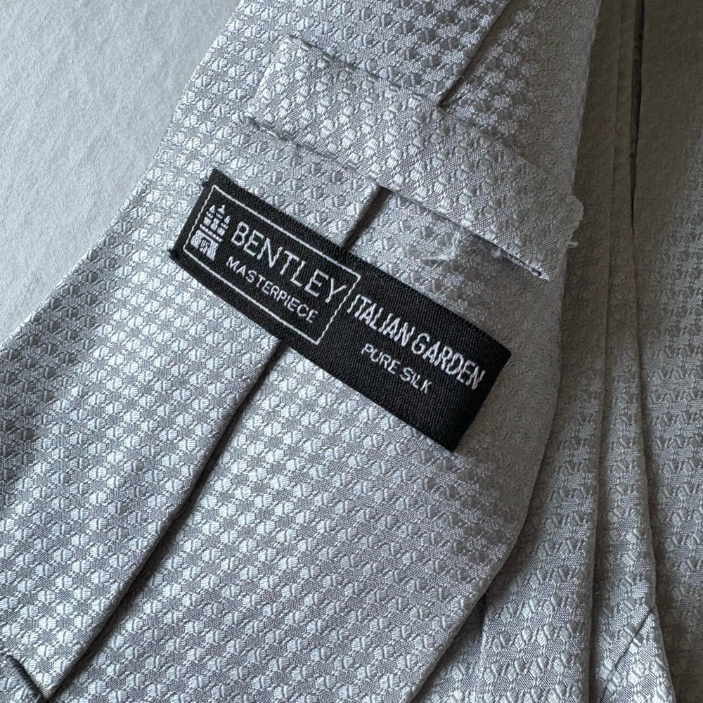 Bentley Masterpiece Italian Garden Pure Silk Tie silver gray